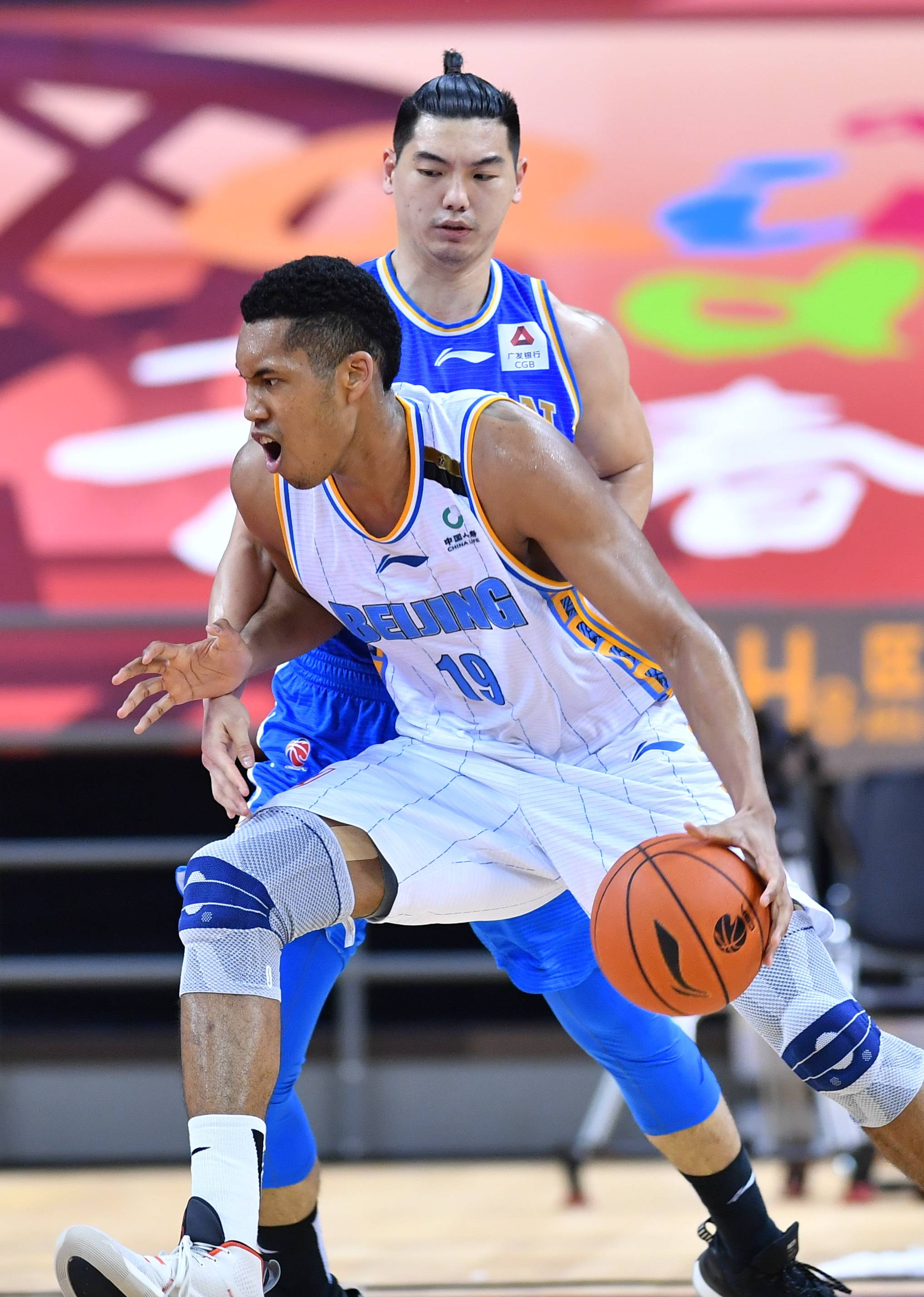 尤其是在对 尤其是在对